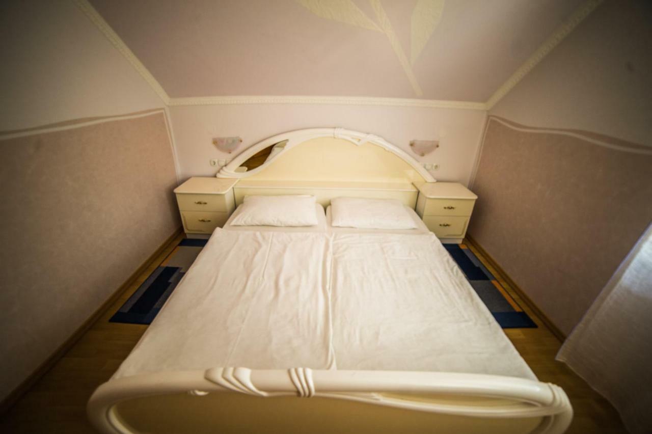Hotel Gostisce Pri Dveh Petelinih à Bled Extérieur photo