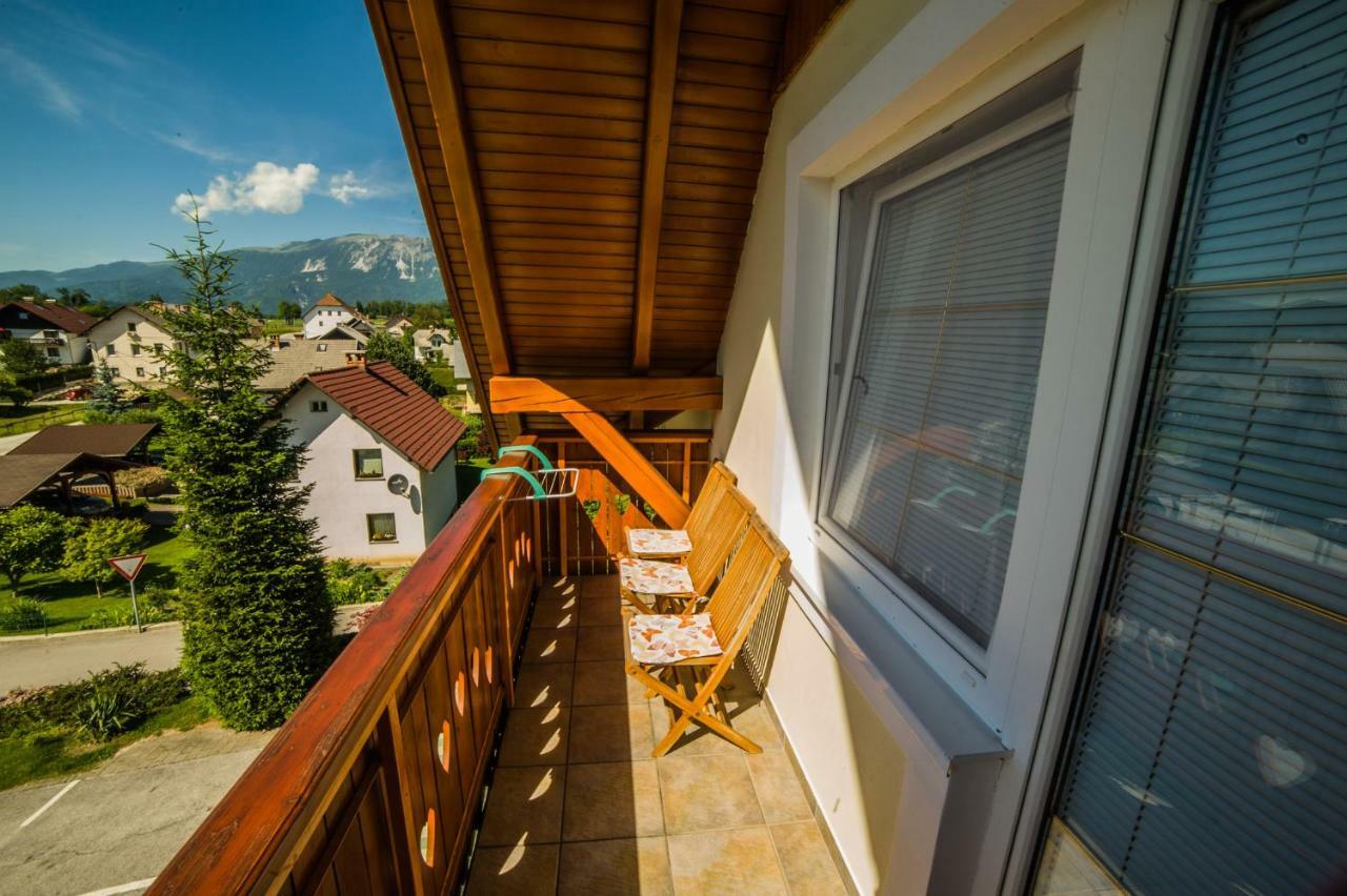 Hotel Gostisce Pri Dveh Petelinih à Bled Extérieur photo